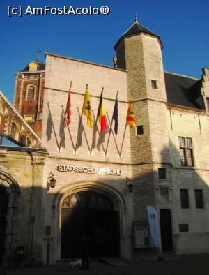 [P14] In Hof van Kamerijk, fostul palat al Margaretei de York, viitorul imparat Carol al V-lea a petrecut o mare parte a copilariei, sub supravegherea matusii sale, Margareta de Austria » foto by Radu Tudoran
 - 
<span class="allrVoted glyphicon glyphicon-heart hidden" id="av1037779"></span>
<a class="m-l-10 hidden" id="sv1037779" onclick="voting_Foto_DelVot(,1037779,24653)" role="button">șterge vot <span class="glyphicon glyphicon-remove"></span></a>
<a id="v91037779" class=" c-red"  onclick="voting_Foto_SetVot(1037779)" role="button"><span class="glyphicon glyphicon-heart-empty"></span> <b>LIKE</b> = Votează poza</a> <img class="hidden"  id="f1037779W9" src="/imagini/loader.gif" border="0" /><span class="AjErrMes hidden" id="e1037779ErM"></span>