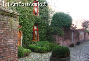 [P22] Imagine din Micul beguinage, infiintat prin sec. al XIII-lea » foto by Radu Tudoran
 - 
<span class="allrVoted glyphicon glyphicon-heart hidden" id="av1037787"></span>
<a class="m-l-10 hidden" id="sv1037787" onclick="voting_Foto_DelVot(,1037787,24653)" role="button">șterge vot <span class="glyphicon glyphicon-remove"></span></a>
<a id="v91037787" class=" c-red"  onclick="voting_Foto_SetVot(1037787)" role="button"><span class="glyphicon glyphicon-heart-empty"></span> <b>LIKE</b> = Votează poza</a> <img class="hidden"  id="f1037787W9" src="/imagini/loader.gif" border="0" /><span class="AjErrMes hidden" id="e1037787ErM"></span>