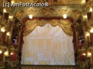 [P32] Teatrul Cuvilliés - aceasta este sala » foto by mishu
 - 
<span class="allrVoted glyphicon glyphicon-heart hidden" id="av1177162"></span>
<a class="m-l-10 hidden" id="sv1177162" onclick="voting_Foto_DelVot(,1177162,24660)" role="button">șterge vot <span class="glyphicon glyphicon-remove"></span></a>
<a id="v91177162" class=" c-red"  onclick="voting_Foto_SetVot(1177162)" role="button"><span class="glyphicon glyphicon-heart-empty"></span> <b>LIKE</b> = Votează poza</a> <img class="hidden"  id="f1177162W9" src="/imagini/loader.gif" border="0" /><span class="AjErrMes hidden" id="e1177162ErM"></span>