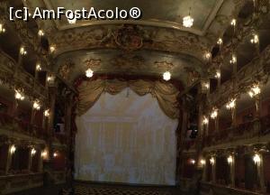 [P33] Teatrul Cuvilliés - rosu si auriu » foto by mishu
 - 
<span class="allrVoted glyphicon glyphicon-heart hidden" id="av1177163"></span>
<a class="m-l-10 hidden" id="sv1177163" onclick="voting_Foto_DelVot(,1177163,24660)" role="button">șterge vot <span class="glyphicon glyphicon-remove"></span></a>
<a id="v91177163" class=" c-red"  onclick="voting_Foto_SetVot(1177163)" role="button"><span class="glyphicon glyphicon-heart-empty"></span> <b>LIKE</b> = Votează poza</a> <img class="hidden"  id="f1177163W9" src="/imagini/loader.gif" border="0" /><span class="AjErrMes hidden" id="e1177163ErM"></span>