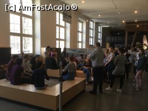 [P23] Deutschesmuseum - Aici la parter asteptau tinerii sa intre la cate un experiment sau pur si simplu se odihneau » foto by mishu
 - 
<span class="allrVoted glyphicon glyphicon-heart hidden" id="av996442"></span>
<a class="m-l-10 hidden" id="sv996442" onclick="voting_Foto_DelVot(,996442,24660)" role="button">șterge vot <span class="glyphicon glyphicon-remove"></span></a>
<a id="v9996442" class=" c-red"  onclick="voting_Foto_SetVot(996442)" role="button"><span class="glyphicon glyphicon-heart-empty"></span> <b>LIKE</b> = Votează poza</a> <img class="hidden"  id="f996442W9" src="/imagini/loader.gif" border="0" /><span class="AjErrMes hidden" id="e996442ErM"></span>