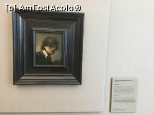 [P32] Vechea Pinacoteca, Munchen - Rembrandt, autoportret mai din tinerete, un tablou tot din cabinete, v-am spus, aici sunt expuse tablouri de dimensiuni mai mici.  » foto by mishu
 - 
<span class="allrVoted glyphicon glyphicon-heart hidden" id="av1038453"></span>
<a class="m-l-10 hidden" id="sv1038453" onclick="voting_Foto_DelVot(,1038453,24660)" role="button">șterge vot <span class="glyphicon glyphicon-remove"></span></a>
<a id="v91038453" class=" c-red"  onclick="voting_Foto_SetVot(1038453)" role="button"><span class="glyphicon glyphicon-heart-empty"></span> <b>LIKE</b> = Votează poza</a> <img class="hidden"  id="f1038453W9" src="/imagini/loader.gif" border="0" /><span class="AjErrMes hidden" id="e1038453ErM"></span>