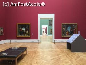 [P05] Vechea Pinacoteca, Munchen - Daca va uitati pe centru vedeti dintr-o usa in alta cat de lung este muzeul » foto by mishu
 - 
<span class="allrVoted glyphicon glyphicon-heart hidden" id="av1038420"></span>
<a class="m-l-10 hidden" id="sv1038420" onclick="voting_Foto_DelVot(,1038420,24660)" role="button">șterge vot <span class="glyphicon glyphicon-remove"></span></a>
<a id="v91038420" class=" c-red"  onclick="voting_Foto_SetVot(1038420)" role="button"><span class="glyphicon glyphicon-heart-empty"></span> <b>LIKE</b> = Votează poza</a> <img class="hidden"  id="f1038420W9" src="/imagini/loader.gif" border="0" /><span class="AjErrMes hidden" id="e1038420ErM"></span>