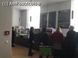 [P50] Vechea Pinacoteca, Munchen - Si mai puneai si o cafea » foto by mishu
 - 
<span class="allrVoted glyphicon glyphicon-heart hidden" id="av1038471"></span>
<a class="m-l-10 hidden" id="sv1038471" onclick="voting_Foto_DelVot(,1038471,24660)" role="button">șterge vot <span class="glyphicon glyphicon-remove"></span></a>
<a id="v91038471" class=" c-red"  onclick="voting_Foto_SetVot(1038471)" role="button"><span class="glyphicon glyphicon-heart-empty"></span> <b>LIKE</b> = Votează poza</a> <img class="hidden"  id="f1038471W9" src="/imagini/loader.gif" border="0" /><span class="AjErrMes hidden" id="e1038471ErM"></span>