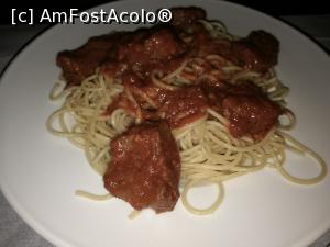 [P06] Taverna Polydoros - mâncărică de vițel cu sos și spaghete » foto by crismis
 - 
<span class="allrVoted glyphicon glyphicon-heart hidden" id="av1039050"></span>
<a class="m-l-10 hidden" id="sv1039050" onclick="voting_Foto_DelVot(,1039050,24671)" role="button">șterge vot <span class="glyphicon glyphicon-remove"></span></a>
<a id="v91039050" class=" c-red"  onclick="voting_Foto_SetVot(1039050)" role="button"><span class="glyphicon glyphicon-heart-empty"></span> <b>LIKE</b> = Votează poza</a> <img class="hidden"  id="f1039050W9" src="/imagini/loader.gif" border="0" /><span class="AjErrMes hidden" id="e1039050ErM"></span>