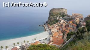 [P01] Plaja si Castelul Ruffo » foto by ultrasro
 - 
<span class="allrVoted glyphicon glyphicon-heart hidden" id="av1039623"></span>
<a class="m-l-10 hidden" id="sv1039623" onclick="voting_Foto_DelVot(,1039623,24676)" role="button">șterge vot <span class="glyphicon glyphicon-remove"></span></a>
<a id="v91039623" class=" c-red"  onclick="voting_Foto_SetVot(1039623)" role="button"><span class="glyphicon glyphicon-heart-empty"></span> <b>LIKE</b> = Votează poza</a> <img class="hidden"  id="f1039623W9" src="/imagini/loader.gif" border="0" /><span class="AjErrMes hidden" id="e1039623ErM"></span>