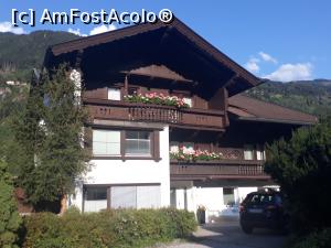 [P32] Casa, vedere de la locul de joacă. Balconul de la etajul doi este al apartamentului nostru.  » foto by Aurici
 - 
<span class="allrVoted glyphicon glyphicon-heart hidden" id="av1040766"></span>
<a class="m-l-10 hidden" id="sv1040766" onclick="voting_Foto_DelVot(,1040766,24690)" role="button">șterge vot <span class="glyphicon glyphicon-remove"></span></a>
<a id="v91040766" class=" c-red"  onclick="voting_Foto_SetVot(1040766)" role="button"><span class="glyphicon glyphicon-heart-empty"></span> <b>LIKE</b> = Votează poza</a> <img class="hidden"  id="f1040766W9" src="/imagini/loader.gif" border="0" /><span class="AjErrMes hidden" id="e1040766ErM"></span>