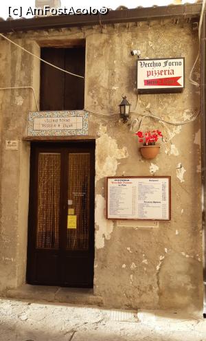 [P01] Una din cele 2 intrări în pizzerie » foto by BOGDAN DSN
 - 
<span class="allrVoted glyphicon glyphicon-heart hidden" id="av1040973"></span>
<a class="m-l-10 hidden" id="sv1040973" onclick="voting_Foto_DelVot(,1040973,24692)" role="button">șterge vot <span class="glyphicon glyphicon-remove"></span></a>
<a id="v91040973" class=" c-red"  onclick="voting_Foto_SetVot(1040973)" role="button"><span class="glyphicon glyphicon-heart-empty"></span> <b>LIKE</b> = Votează poza</a> <img class="hidden"  id="f1040973W9" src="/imagini/loader.gif" border="0" /><span class="AjErrMes hidden" id="e1040973ErM"></span>