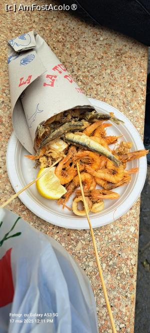 [P35] Exemplu de cornet cu fritto misto de la Koes » foto by irinad
 - 
<span class="allrVoted glyphicon glyphicon-heart hidden" id="av1523499"></span>
<a class="m-l-10 hidden" id="sv1523499" onclick="voting_Foto_DelVot(,1523499,24692)" role="button">șterge vot <span class="glyphicon glyphicon-remove"></span></a>
<a id="v91523499" class=" c-red"  onclick="voting_Foto_SetVot(1523499)" role="button"><span class="glyphicon glyphicon-heart-empty"></span> <b>LIKE</b> = Votează poza</a> <img class="hidden"  id="f1523499W9" src="/imagini/loader.gif" border="0" /><span class="AjErrMes hidden" id="e1523499ErM"></span>