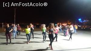 [P18] Un pic de mişcare pe stradă, după masă nu strică pentru a arde din calorii » foto by irinad
 - 
<span class="allrVoted glyphicon glyphicon-heart hidden" id="av1041873"></span>
<a class="m-l-10 hidden" id="sv1041873" onclick="voting_Foto_DelVot(,1041873,24705)" role="button">șterge vot <span class="glyphicon glyphicon-remove"></span></a>
<a id="v91041873" class=" c-red"  onclick="voting_Foto_SetVot(1041873)" role="button"><span class="glyphicon glyphicon-heart-empty"></span> <b>LIKE</b> = Votează poza</a> <img class="hidden"  id="f1041873W9" src="/imagini/loader.gif" border="0" /><span class="AjErrMes hidden" id="e1041873ErM"></span>