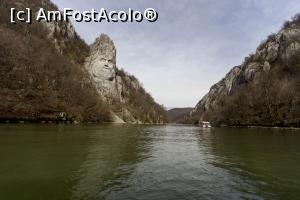 [P02] Una din primele imagini din barca... cu Dunarea linistita si oamenii asemenea.  » foto by Thracus
 - 
<span class="allrVoted glyphicon glyphicon-heart hidden" id="av1059362"></span>
<a class="m-l-10 hidden" id="sv1059362" onclick="voting_Foto_DelVot(,1059362,24725)" role="button">șterge vot <span class="glyphicon glyphicon-remove"></span></a>
<a id="v91059362" class=" c-red"  onclick="voting_Foto_SetVot(1059362)" role="button"><span class="glyphicon glyphicon-heart-empty"></span> <b>LIKE</b> = Votează poza</a> <img class="hidden"  id="f1059362W9" src="/imagini/loader.gif" border="0" /><span class="AjErrMes hidden" id="e1059362ErM"></span>