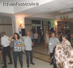 [P10] Aici dansam - chipurile...  » foto by Carmen Ion
 - 
<span class="allrVoted glyphicon glyphicon-heart hidden" id="av1059450"></span>
<a class="m-l-10 hidden" id="sv1059450" onclick="voting_Foto_DelVot(,1059450,24725)" role="button">șterge vot <span class="glyphicon glyphicon-remove"></span></a>
<a id="v91059450" class=" c-red"  onclick="voting_Foto_SetVot(1059450)" role="button"><span class="glyphicon glyphicon-heart-empty"></span> <b>LIKE</b> = Votează poza</a> <img class="hidden"  id="f1059450W9" src="/imagini/loader.gif" border="0" /><span class="AjErrMes hidden" id="e1059450ErM"></span>