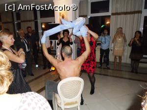[P18] Alt moment ”hot”: soțul Ioanei 74 (sper să nu greșesc) și Mika » foto by Carmen Ion
 - 
<span class="allrVoted glyphicon glyphicon-heart hidden" id="av1059458"></span>
<a class="m-l-10 hidden" id="sv1059458" onclick="voting_Foto_DelVot(,1059458,24725)" role="button">șterge vot <span class="glyphicon glyphicon-remove"></span></a>
<a id="v91059458" class=" c-red"  onclick="voting_Foto_SetVot(1059458)" role="button"><span class="glyphicon glyphicon-heart-empty"></span> <b>LIKE</b> = Votează poza</a> <img class="hidden"  id="f1059458W9" src="/imagini/loader.gif" border="0" /><span class="AjErrMes hidden" id="e1059458ErM"></span>