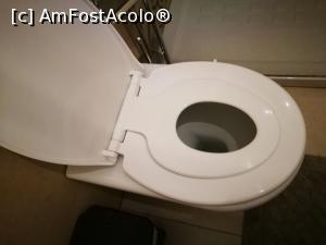 [P25] Am uitat să vă arăt capacul dublu al toaletei » foto by crismis
 - 
<span class="allrVoted glyphicon glyphicon-heart hidden" id="av1048679"></span>
<a class="m-l-10 hidden" id="sv1048679" onclick="voting_Foto_DelVot(,1048679,24794)" role="button">șterge vot <span class="glyphicon glyphicon-remove"></span></a>
<a id="v91048679" class=" c-red"  onclick="voting_Foto_SetVot(1048679)" role="button"><span class="glyphicon glyphicon-heart-empty"></span> <b>LIKE</b> = Votează poza</a> <img class="hidden"  id="f1048679W9" src="/imagini/loader.gif" border="0" /><span class="AjErrMes hidden" id="e1048679ErM"></span>