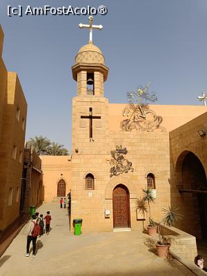 [P21] Cairo, Cartierul Copt, Biserica Ortodoxă Coptă Sf. Gheorghe, se vede frumoasa Turla și, în vârful ei, Crucea Coptă cu patru brațe orizontale egale » foto by mprofeanu
 - 
<span class="allrVoted glyphicon glyphicon-heart hidden" id="av1532080"></span>
<a class="m-l-10 hidden" id="sv1532080" onclick="voting_Foto_DelVot(,1532080,24800)" role="button">șterge vot <span class="glyphicon glyphicon-remove"></span></a>
<a id="v91532080" class=" c-red"  onclick="voting_Foto_SetVot(1532080)" role="button"><span class="glyphicon glyphicon-heart-empty"></span> <b>LIKE</b> = Votează poza</a> <img class="hidden"  id="f1532080W9" src="/imagini/loader.gif" border="0" /><span class="AjErrMes hidden" id="e1532080ErM"></span>