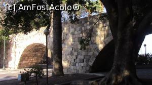 [P43] Podul Castelului care traverseaza Odos Finikou (Aleea Platanilor). » foto by ovidiuyepi
 - 
<span class="allrVoted glyphicon glyphicon-heart hidden" id="av1220265"></span>
<a class="m-l-10 hidden" id="sv1220265" onclick="voting_Foto_DelVot(,1220265,24808)" role="button">șterge vot <span class="glyphicon glyphicon-remove"></span></a>
<a id="v91220265" class=" c-red"  onclick="voting_Foto_SetVot(1220265)" role="button"><span class="glyphicon glyphicon-heart-empty"></span> <b>LIKE</b> = Votează poza</a> <img class="hidden"  id="f1220265W9" src="/imagini/loader.gif" border="0" /><span class="AjErrMes hidden" id="e1220265ErM"></span>