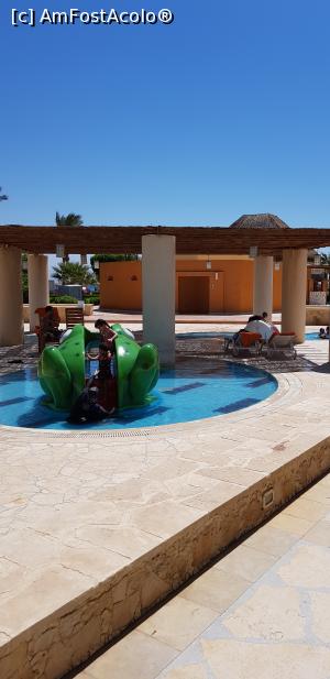 [P15] zona de piscina ptr copii mici » foto by adutza_ghiocel
 - 
<span class="allrVoted glyphicon glyphicon-heart hidden" id="av1050327"></span>
<a class="m-l-10 hidden" id="sv1050327" onclick="voting_Foto_DelVot(,1050327,24816)" role="button">șterge vot <span class="glyphicon glyphicon-remove"></span></a>
<a id="v91050327" class=" c-red"  onclick="voting_Foto_SetVot(1050327)" role="button"><span class="glyphicon glyphicon-heart-empty"></span> <b>LIKE</b> = Votează poza</a> <img class="hidden"  id="f1050327W9" src="/imagini/loader.gif" border="0" /><span class="AjErrMes hidden" id="e1050327ErM"></span>