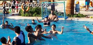 [P10] distractie mare in piscine mai tot timpul. se joaca polo indiferent de religie si de varsta!  » foto by adutza_ghiocel
 - 
<span class="allrVoted glyphicon glyphicon-heart hidden" id="av1050488"></span>
<a class="m-l-10 hidden" id="sv1050488" onclick="voting_Foto_DelVot(,1050488,24816)" role="button">șterge vot <span class="glyphicon glyphicon-remove"></span></a>
<a id="v91050488" class=" c-red"  onclick="voting_Foto_SetVot(1050488)" role="button"><span class="glyphicon glyphicon-heart-empty"></span> <b>LIKE</b> = Votează poza</a> <img class="hidden"  id="f1050488W9" src="/imagini/loader.gif" border="0" /><span class="AjErrMes hidden" id="e1050488ErM"></span>