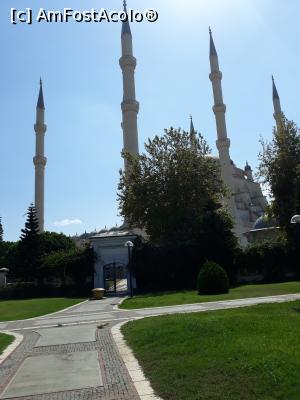 [P05] intrarea in moschee » foto by adrianbogdan
 - 
<span class="allrVoted glyphicon glyphicon-heart hidden" id="av1050503"></span>
<a class="m-l-10 hidden" id="sv1050503" onclick="voting_Foto_DelVot(,1050503,24821)" role="button">șterge vot <span class="glyphicon glyphicon-remove"></span></a>
<a id="v91050503" class=" c-red"  onclick="voting_Foto_SetVot(1050503)" role="button"><span class="glyphicon glyphicon-heart-empty"></span> <b>LIKE</b> = Votează poza</a> <img class="hidden"  id="f1050503W9" src="/imagini/loader.gif" border="0" /><span class="AjErrMes hidden" id="e1050503ErM"></span>