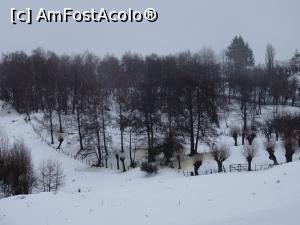 [P08] Iarna pe Dealul Mățău.  » foto by tata123 🔱
 - 
<span class="allrVoted glyphicon glyphicon-heart hidden" id="av1051688"></span>
<a class="m-l-10 hidden" id="sv1051688" onclick="voting_Foto_DelVot(,1051688,24833)" role="button">șterge vot <span class="glyphicon glyphicon-remove"></span></a>
<a id="v91051688" class=" c-red"  onclick="voting_Foto_SetVot(1051688)" role="button"><span class="glyphicon glyphicon-heart-empty"></span> <b>LIKE</b> = Votează poza</a> <img class="hidden"  id="f1051688W9" src="/imagini/loader.gif" border="0" /><span class="AjErrMes hidden" id="e1051688ErM"></span>