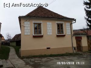 [P03] Fațada pensiunii și în partea stângă, aleea ce înconjoară cetatea » foto by Alina53
 - 
<span class="allrVoted glyphicon glyphicon-heart hidden" id="av1051856"></span>
<a class="m-l-10 hidden" id="sv1051856" onclick="voting_Foto_DelVot(,1051856,24837)" role="button">șterge vot <span class="glyphicon glyphicon-remove"></span></a>
<a id="v91051856" class=" c-red"  onclick="voting_Foto_SetVot(1051856)" role="button"><span class="glyphicon glyphicon-heart-empty"></span> <b>LIKE</b> = Votează poza</a> <img class="hidden"  id="f1051856W9" src="/imagini/loader.gif" border="0" /><span class="AjErrMes hidden" id="e1051856ErM"></span>