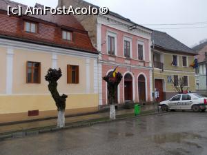 [P07] Clădirea în care a locuit soțul, sediul Poliției și al Primăriei Biertan » foto by Alina53
 - 
<span class="allrVoted glyphicon glyphicon-heart hidden" id="av1051877"></span>
<a class="m-l-10 hidden" id="sv1051877" onclick="voting_Foto_DelVot(,1051877,24837)" role="button">șterge vot <span class="glyphicon glyphicon-remove"></span></a>
<a id="v91051877" class=" c-red"  onclick="voting_Foto_SetVot(1051877)" role="button"><span class="glyphicon glyphicon-heart-empty"></span> <b>LIKE</b> = Votează poza</a> <img class="hidden"  id="f1051877W9" src="/imagini/loader.gif" border="0" /><span class="AjErrMes hidden" id="e1051877ErM"></span>