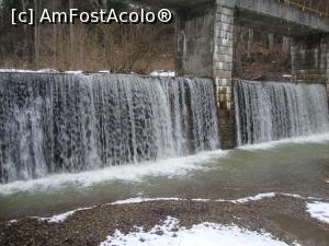 [P37] Am admirat frumoasa perdea de apă de la Slănic Moldova.  » foto by Floryn81
 - 
<span class="allrVoted glyphicon glyphicon-heart hidden" id="av955882"></span>
<a class="m-l-10 hidden" id="sv955882" onclick="voting_Foto_DelVot(,955882,24854)" role="button">șterge vot <span class="glyphicon glyphicon-remove"></span></a>
<a id="v9955882" class=" c-red"  onclick="voting_Foto_SetVot(955882)" role="button"><span class="glyphicon glyphicon-heart-empty"></span> <b>LIKE</b> = Votează poza</a> <img class="hidden"  id="f955882W9" src="/imagini/loader.gif" border="0" /><span class="AjErrMes hidden" id="e955882ErM"></span>