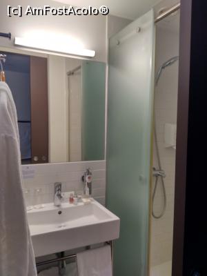 [P09] Azimut Hotel Tulskaya Moscow - baia cu duşul » foto by calator2000
 - 
<span class="allrVoted glyphicon glyphicon-heart hidden" id="av1053392"></span>
<a class="m-l-10 hidden" id="sv1053392" onclick="voting_Foto_DelVot(,1053392,24863)" role="button">șterge vot <span class="glyphicon glyphicon-remove"></span></a>
<a id="v91053392" class=" c-red"  onclick="voting_Foto_SetVot(1053392)" role="button"><span class="glyphicon glyphicon-heart-empty"></span> <b>LIKE</b> = Votează poza</a> <img class="hidden"  id="f1053392W9" src="/imagini/loader.gif" border="0" /><span class="AjErrMes hidden" id="e1053392ErM"></span>
