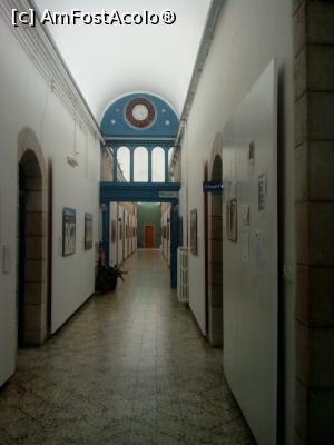 [P11] Holul de dincolo de recepție, pe stâna este sala de mese, pe dreapta toalete, capela interioară și bucătăria » foto by Gina C.
 - 
<span class="allrVoted glyphicon glyphicon-heart hidden" id="av1053397"></span>
<a class="m-l-10 hidden" id="sv1053397" onclick="voting_Foto_DelVot(,1053397,24864)" role="button">șterge vot <span class="glyphicon glyphicon-remove"></span></a>
<a id="v91053397" class=" c-red"  onclick="voting_Foto_SetVot(1053397)" role="button"><span class="glyphicon glyphicon-heart-empty"></span> <b>LIKE</b> = Votează poza</a> <img class="hidden"  id="f1053397W9" src="/imagini/loader.gif" border="0" /><span class="AjErrMes hidden" id="e1053397ErM"></span>