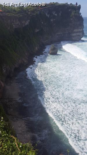[P02] Uluwatu Temple » foto by r-Uca
 - 
<span class="allrVoted glyphicon glyphicon-heart hidden" id="av1053659"></span>
<a class="m-l-10 hidden" id="sv1053659" onclick="voting_Foto_DelVot(,1053659,24873)" role="button">șterge vot <span class="glyphicon glyphicon-remove"></span></a>
<a id="v91053659" class=" c-red"  onclick="voting_Foto_SetVot(1053659)" role="button"><span class="glyphicon glyphicon-heart-empty"></span> <b>LIKE</b> = Votează poza</a> <img class="hidden"  id="f1053659W9" src="/imagini/loader.gif" border="0" /><span class="AjErrMes hidden" id="e1053659ErM"></span>