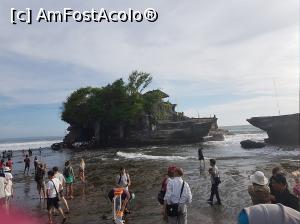 [P26] Tanah Lot: multi turisti » foto by r-Uca
 - 
<span class="allrVoted glyphicon glyphicon-heart hidden" id="av1053684"></span>
<a class="m-l-10 hidden" id="sv1053684" onclick="voting_Foto_DelVot(,1053684,24873)" role="button">șterge vot <span class="glyphicon glyphicon-remove"></span></a>
<a id="v91053684" class=" c-red"  onclick="voting_Foto_SetVot(1053684)" role="button"><span class="glyphicon glyphicon-heart-empty"></span> <b>LIKE</b> = Votează poza</a> <img class="hidden"  id="f1053684W9" src="/imagini/loader.gif" border="0" /><span class="AjErrMes hidden" id="e1053684ErM"></span>