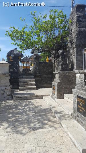 [P05] Uluwatu Temple » foto by r-Uca
 - 
<span class="allrVoted glyphicon glyphicon-heart hidden" id="av1053662"></span>
<a class="m-l-10 hidden" id="sv1053662" onclick="voting_Foto_DelVot(,1053662,24873)" role="button">șterge vot <span class="glyphicon glyphicon-remove"></span></a>
<a id="v91053662" class=" c-red"  onclick="voting_Foto_SetVot(1053662)" role="button"><span class="glyphicon glyphicon-heart-empty"></span> <b>LIKE</b> = Votează poza</a> <img class="hidden"  id="f1053662W9" src="/imagini/loader.gif" border="0" /><span class="AjErrMes hidden" id="e1053662ErM"></span>