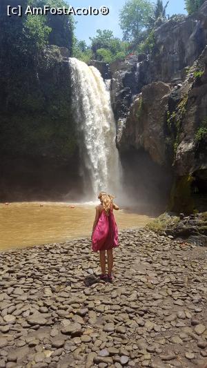 [P13] Cascada Tegenungan » foto by r-Uca
 - 
<span class="allrVoted glyphicon glyphicon-heart hidden" id="av1054310"></span>
<a class="m-l-10 hidden" id="sv1054310" onclick="voting_Foto_DelVot(,1054310,24873)" role="button">șterge vot <span class="glyphicon glyphicon-remove"></span></a>
<a id="v91054310" class=" c-red"  onclick="voting_Foto_SetVot(1054310)" role="button"><span class="glyphicon glyphicon-heart-empty"></span> <b>LIKE</b> = Votează poza</a> <img class="hidden"  id="f1054310W9" src="/imagini/loader.gif" border="0" /><span class="AjErrMes hidden" id="e1054310ErM"></span>