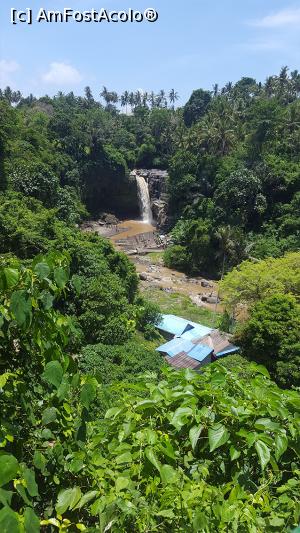 [P15] Cascada Tegenungan - vedere de pe scari » foto by r-Uca
 - 
<span class="allrVoted glyphicon glyphicon-heart hidden" id="av1054312"></span>
<a class="m-l-10 hidden" id="sv1054312" onclick="voting_Foto_DelVot(,1054312,24873)" role="button">șterge vot <span class="glyphicon glyphicon-remove"></span></a>
<a id="v91054312" class=" c-red"  onclick="voting_Foto_SetVot(1054312)" role="button"><span class="glyphicon glyphicon-heart-empty"></span> <b>LIKE</b> = Votează poza</a> <img class="hidden"  id="f1054312W9" src="/imagini/loader.gif" border="0" /><span class="AjErrMes hidden" id="e1054312ErM"></span>