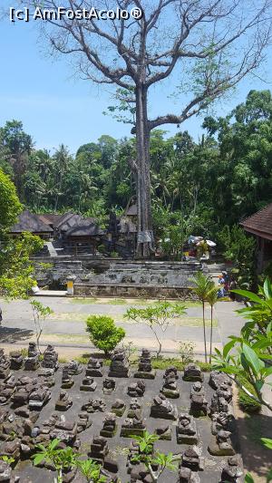 [P16] Goa Gajah » foto by r-Uca
 - 
<span class="allrVoted glyphicon glyphicon-heart hidden" id="av1054313"></span>
<a class="m-l-10 hidden" id="sv1054313" onclick="voting_Foto_DelVot(,1054313,24873)" role="button">șterge vot <span class="glyphicon glyphicon-remove"></span></a>
<a id="v91054313" class=" c-red"  onclick="voting_Foto_SetVot(1054313)" role="button"><span class="glyphicon glyphicon-heart-empty"></span> <b>LIKE</b> = Votează poza</a> <img class="hidden"  id="f1054313W9" src="/imagini/loader.gif" border="0" /><span class="AjErrMes hidden" id="e1054313ErM"></span>