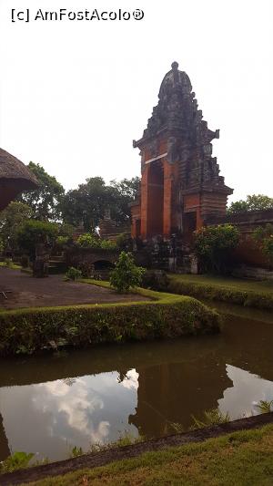 [P02] Pura Taman Ayun » foto by r-Uca
 - 
<span class="allrVoted glyphicon glyphicon-heart hidden" id="av1054299"></span>
<a class="m-l-10 hidden" id="sv1054299" onclick="voting_Foto_DelVot(,1054299,24873)" role="button">șterge vot <span class="glyphicon glyphicon-remove"></span></a>
<a id="v91054299" class=" c-red"  onclick="voting_Foto_SetVot(1054299)" role="button"><span class="glyphicon glyphicon-heart-empty"></span> <b>LIKE</b> = Votează poza</a> <img class="hidden"  id="f1054299W9" src="/imagini/loader.gif" border="0" /><span class="AjErrMes hidden" id="e1054299ErM"></span>