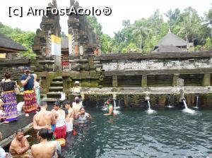 [P22] Pura Tirta Empul » foto by r-Uca
 - 
<span class="allrVoted glyphicon glyphicon-heart hidden" id="av1054319"></span>
<a class="m-l-10 hidden" id="sv1054319" onclick="voting_Foto_DelVot(,1054319,24873)" role="button">șterge vot <span class="glyphicon glyphicon-remove"></span></a>
<a id="v91054319" class=" c-red"  onclick="voting_Foto_SetVot(1054319)" role="button"><span class="glyphicon glyphicon-heart-empty"></span> <b>LIKE</b> = Votează poza</a> <img class="hidden"  id="f1054319W9" src="/imagini/loader.gif" border="0" /><span class="AjErrMes hidden" id="e1054319ErM"></span>