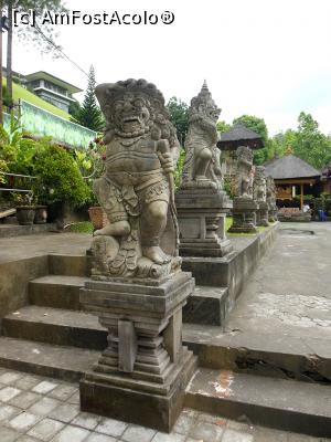 [P25] Pura Tirta Empul » foto by r-Uca
 - 
<span class="allrVoted glyphicon glyphicon-heart hidden" id="av1054322"></span>
<a class="m-l-10 hidden" id="sv1054322" onclick="voting_Foto_DelVot(,1054322,24873)" role="button">șterge vot <span class="glyphicon glyphicon-remove"></span></a>
<a id="v91054322" class=" c-red"  onclick="voting_Foto_SetVot(1054322)" role="button"><span class="glyphicon glyphicon-heart-empty"></span> <b>LIKE</b> = Votează poza</a> <img class="hidden"  id="f1054322W9" src="/imagini/loader.gif" border="0" /><span class="AjErrMes hidden" id="e1054322ErM"></span>