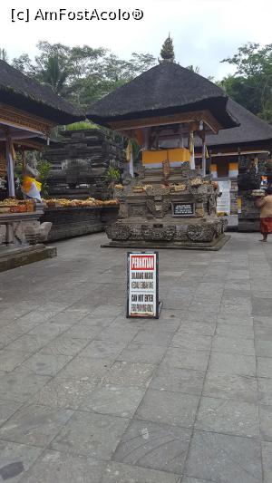 [P27] Pura Tirta Empul » foto by r-Uca
 - 
<span class="allrVoted glyphicon glyphicon-heart hidden" id="av1054324"></span>
<a class="m-l-10 hidden" id="sv1054324" onclick="voting_Foto_DelVot(,1054324,24873)" role="button">șterge vot <span class="glyphicon glyphicon-remove"></span></a>
<a id="v91054324" class=" c-red"  onclick="voting_Foto_SetVot(1054324)" role="button"><span class="glyphicon glyphicon-heart-empty"></span> <b>LIKE</b> = Votează poza</a> <img class="hidden"  id="f1054324W9" src="/imagini/loader.gif" border="0" /><span class="AjErrMes hidden" id="e1054324ErM"></span>