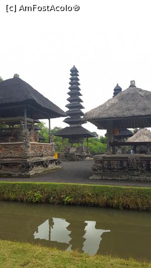 [P05] Pura Taman Ayun » foto by r-Uca
 - 
<span class="allrVoted glyphicon glyphicon-heart hidden" id="av1054302"></span>
<a class="m-l-10 hidden" id="sv1054302" onclick="voting_Foto_DelVot(,1054302,24873)" role="button">șterge vot <span class="glyphicon glyphicon-remove"></span></a>
<a id="v91054302" class=" c-red"  onclick="voting_Foto_SetVot(1054302)" role="button"><span class="glyphicon glyphicon-heart-empty"></span> <b>LIKE</b> = Votează poza</a> <img class="hidden"  id="f1054302W9" src="/imagini/loader.gif" border="0" /><span class="AjErrMes hidden" id="e1054302ErM"></span>