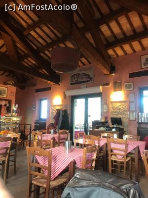 [P11] pe la restaurant » foto by robert
 - 
<span class="allrVoted glyphicon glyphicon-heart hidden" id="av1053904"></span>
<a class="m-l-10 hidden" id="sv1053904" onclick="voting_Foto_DelVot(,1053904,24875)" role="button">șterge vot <span class="glyphicon glyphicon-remove"></span></a>
<a id="v91053904" class=" c-red"  onclick="voting_Foto_SetVot(1053904)" role="button"><span class="glyphicon glyphicon-heart-empty"></span> <b>LIKE</b> = Votează poza</a> <img class="hidden"  id="f1053904W9" src="/imagini/loader.gif" border="0" /><span class="AjErrMes hidden" id="e1053904ErM"></span>