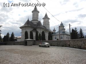 [P01] Mănăstirea Ciolpani - Buhuși. Vedere din parcare. » foto by iulianic
 - 
<span class="allrVoted glyphicon glyphicon-heart hidden" id="av1176331"></span>
<a class="m-l-10 hidden" id="sv1176331" onclick="voting_Foto_DelVot(,1176331,24883)" role="button">șterge vot <span class="glyphicon glyphicon-remove"></span></a>
<a id="v91176331" class=" c-red"  onclick="voting_Foto_SetVot(1176331)" role="button"><span class="glyphicon glyphicon-heart-empty"></span> <b>LIKE</b> = Votează poza</a> <img class="hidden"  id="f1176331W9" src="/imagini/loader.gif" border="0" /><span class="AjErrMes hidden" id="e1176331ErM"></span>