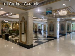 [P15] Clarks Shiraz Hotel ,recepție » foto by AZE
 - 
<span class="allrVoted glyphicon glyphicon-heart hidden" id="av1425057"></span>
<a class="m-l-10 hidden" id="sv1425057" onclick="voting_Foto_DelVot(,1425057,24895)" role="button">șterge vot <span class="glyphicon glyphicon-remove"></span></a>
<a id="v91425057" class=" c-red"  onclick="voting_Foto_SetVot(1425057)" role="button"><span class="glyphicon glyphicon-heart-empty"></span> <b>LIKE</b> = Votează poza</a> <img class="hidden"  id="f1425057W9" src="/imagini/loader.gif" border="0" /><span class="AjErrMes hidden" id="e1425057ErM"></span>