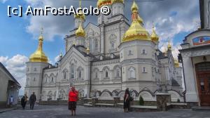 [P26] Sfânta Lavră Poceaev: fațada de sud a Bisericii Înălțării Domnului Isus Hristos » foto by mariana.olaru
 - 
<span class="allrVoted glyphicon glyphicon-heart hidden" id="av1055234"></span>
<a class="m-l-10 hidden" id="sv1055234" onclick="voting_Foto_DelVot(,1055234,24901)" role="button">șterge vot <span class="glyphicon glyphicon-remove"></span></a>
<a id="v91055234" class=" c-red"  onclick="voting_Foto_SetVot(1055234)" role="button"><span class="glyphicon glyphicon-heart-empty"></span> <b>LIKE</b> = Votează poza</a> <img class="hidden"  id="f1055234W9" src="/imagini/loader.gif" border="0" /><span class="AjErrMes hidden" id="e1055234ErM"></span>