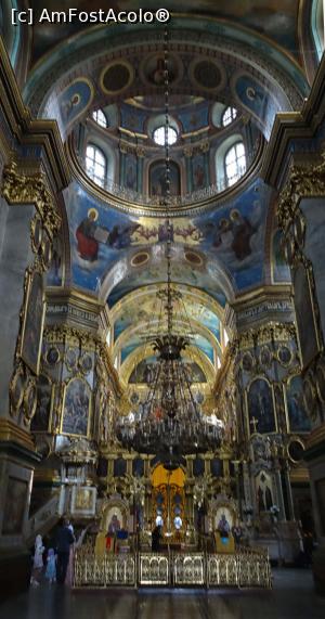 [P34] Sfânta Lavră Poceaev: vedere spre altarul Catedralei Adormirea Maicii Domnului.  » foto by mariana.olaru
 - 
<span class="allrVoted glyphicon glyphicon-heart hidden" id="av1055242"></span>
<a class="m-l-10 hidden" id="sv1055242" onclick="voting_Foto_DelVot(,1055242,24901)" role="button">șterge vot <span class="glyphicon glyphicon-remove"></span></a>
<a id="v91055242" class=" c-red"  onclick="voting_Foto_SetVot(1055242)" role="button"><span class="glyphicon glyphicon-heart-empty"></span> <b>LIKE</b> = Votează poza</a> <img class="hidden"  id="f1055242W9" src="/imagini/loader.gif" border="0" /><span class="AjErrMes hidden" id="e1055242ErM"></span>