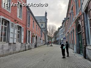 [P05] Pe strada noastră, în prima dimineață; în stânga, liceul istoric » foto by crismis
 - 
<span class="allrVoted glyphicon glyphicon-heart hidden" id="av1056406"></span>
<a class="m-l-10 hidden" id="sv1056406" onclick="voting_Foto_DelVot(,1056406,24923)" role="button">șterge vot <span class="glyphicon glyphicon-remove"></span></a>
<a id="v91056406" class=" c-red"  onclick="voting_Foto_SetVot(1056406)" role="button"><span class="glyphicon glyphicon-heart-empty"></span> <b>LIKE</b> = Votează poza</a> <img class="hidden"  id="f1056406W9" src="/imagini/loader.gif" border="0" /><span class="AjErrMes hidden" id="e1056406ErM"></span>