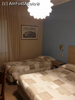 [P08] prin camera de hotel » foto by robert
 - 
<span class="allrVoted glyphicon glyphicon-heart hidden" id="av1056948"></span>
<a class="m-l-10 hidden" id="sv1056948" onclick="voting_Foto_DelVot(,1056948,24937)" role="button">șterge vot <span class="glyphicon glyphicon-remove"></span></a>
<a id="v91056948" class=" c-red"  onclick="voting_Foto_SetVot(1056948)" role="button"><span class="glyphicon glyphicon-heart-empty"></span> <b>LIKE</b> = Votează poza</a> <img class="hidden"  id="f1056948W9" src="/imagini/loader.gif" border="0" /><span class="AjErrMes hidden" id="e1056948ErM"></span>