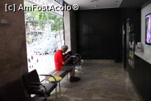 [P43] Buenos Aires, Bulnes Eco Suites Hotel, Așteptând la recepție » foto by mprofeanu
 - 
<span class="allrVoted glyphicon glyphicon-heart hidden" id="av1059343"></span>
<a class="m-l-10 hidden" id="sv1059343" onclick="voting_Foto_DelVot(,1059343,24975)" role="button">șterge vot <span class="glyphicon glyphicon-remove"></span></a>
<a id="v91059343" class=" c-red"  onclick="voting_Foto_SetVot(1059343)" role="button"><span class="glyphicon glyphicon-heart-empty"></span> <b>LIKE</b> = Votează poza</a> <img class="hidden"  id="f1059343W9" src="/imagini/loader.gif" border="0" /><span class="AjErrMes hidden" id="e1059343ErM"></span>