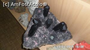 [P18] Muzeul de Mineralogie Estetică din Ocna de Fier » foto by ungureanica
 - 
<span class="allrVoted glyphicon glyphicon-heart hidden" id="av1061706"></span>
<a class="m-l-10 hidden" id="sv1061706" onclick="voting_Foto_DelVot(,1061706,24991)" role="button">șterge vot <span class="glyphicon glyphicon-remove"></span></a>
<a id="v91061706" class=" c-red"  onclick="voting_Foto_SetVot(1061706)" role="button"><span class="glyphicon glyphicon-heart-empty"></span> <b>LIKE</b> = Votează poza</a> <img class="hidden"  id="f1061706W9" src="/imagini/loader.gif" border="0" /><span class="AjErrMes hidden" id="e1061706ErM"></span>