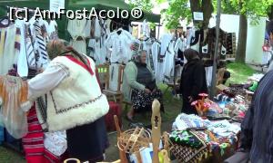 [P41] Ii, cămeșe, bundițe și alte produse textile cu specific bucovinean » foto by Lucien
 - 
<span class="allrVoted glyphicon glyphicon-heart hidden" id="av733034"></span>
<a class="m-l-10 hidden" id="sv733034" onclick="voting_Foto_DelVot(,733034,24995)" role="button">șterge vot <span class="glyphicon glyphicon-remove"></span></a>
<a id="v9733034" class=" c-red"  onclick="voting_Foto_SetVot(733034)" role="button"><span class="glyphicon glyphicon-heart-empty"></span> <b>LIKE</b> = Votează poza</a> <img class="hidden"  id="f733034W9" src="/imagini/loader.gif" border="0" /><span class="AjErrMes hidden" id="e733034ErM"></span>